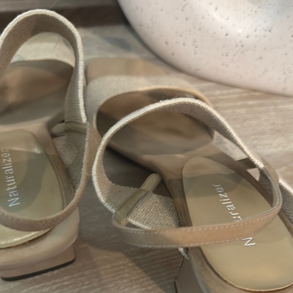 Naturalizer Tan Heels with Comfort and Style - Picture 5 of 6